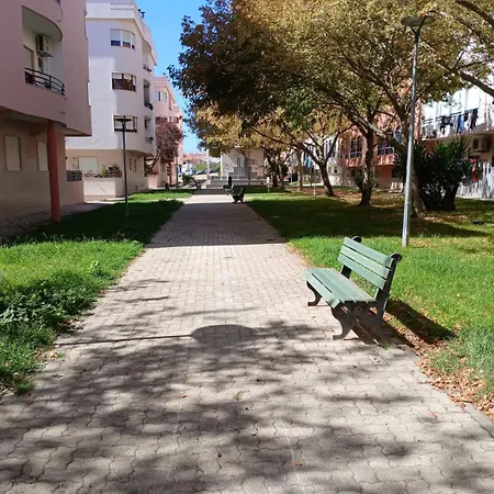 Superhost Spacious Double Near Lisbon And Beaches Corroios