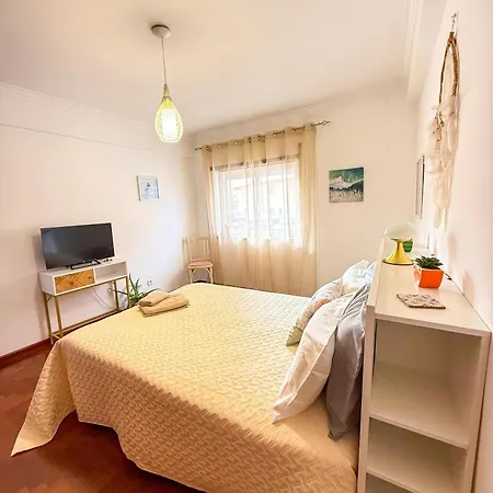 Δωμάτια σε οικογενειακή κατοικία Superhost Spacious Double Near Lisbon And Beaches